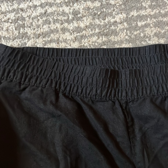 Old navy cropped linen pants size XL tall. - Picture 3 of 3